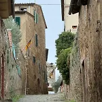 Casina Gattoli - *