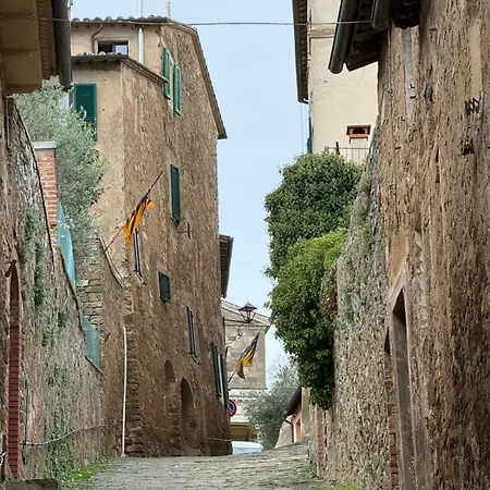 Casina Gattoli - *
